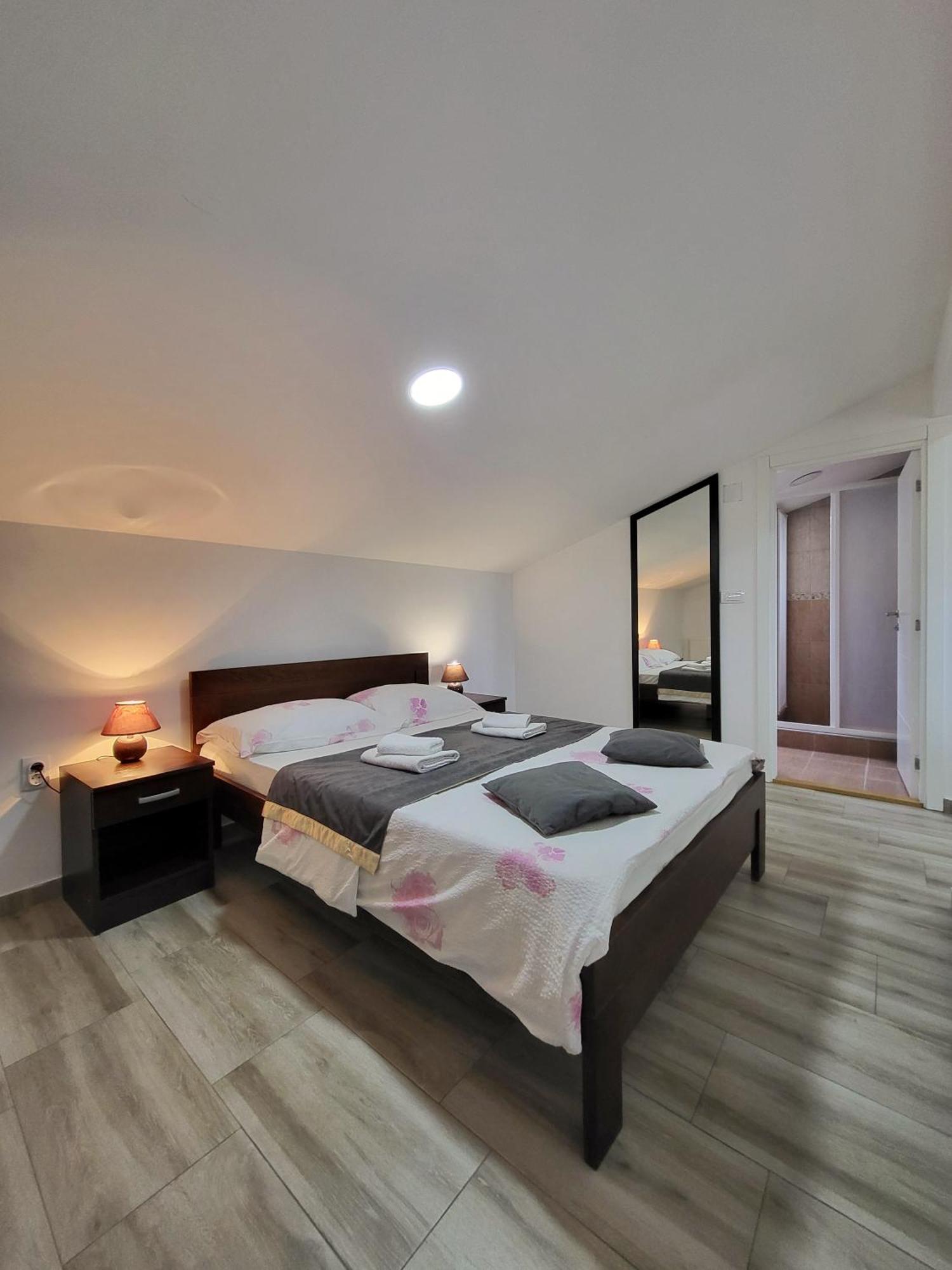 Apartmani Tarsko Jezero Zaovine Exterior photo